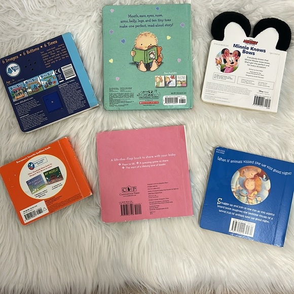 Popular baby toddler books Good night moon Minnie Mouse Set of 6 hardcover books - Picture 2 of 8